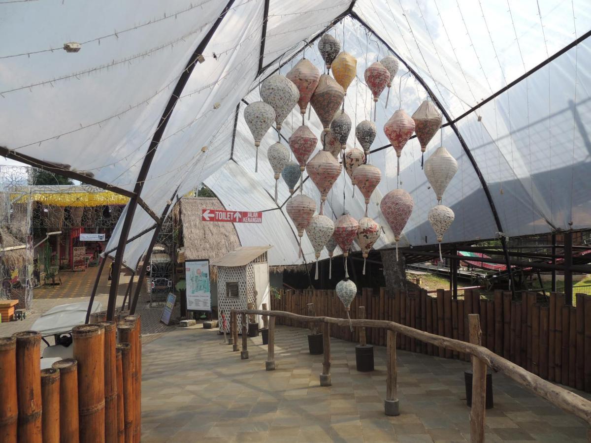 Hotel Semilir Glamping Semarang Zewnętrze zdjęcie